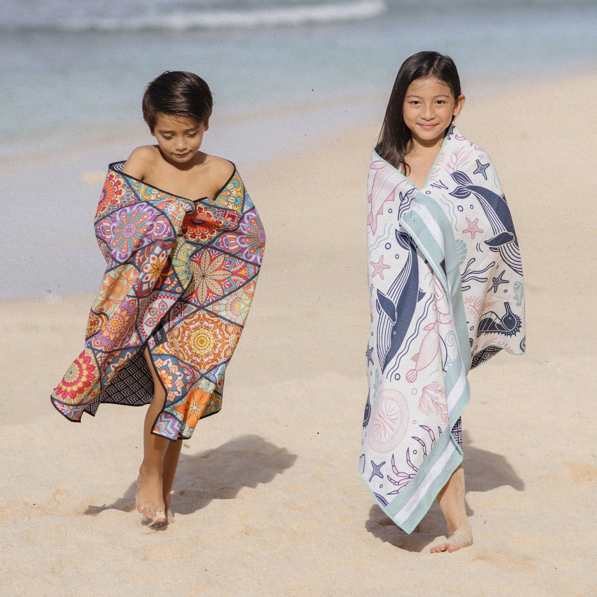 Sea of Dreams - Strandtuch für Kinder - schadstofffrei, schnelltrocknend  & sanft zur Haut (140cm x 70cm) - WOODSANDWAVES