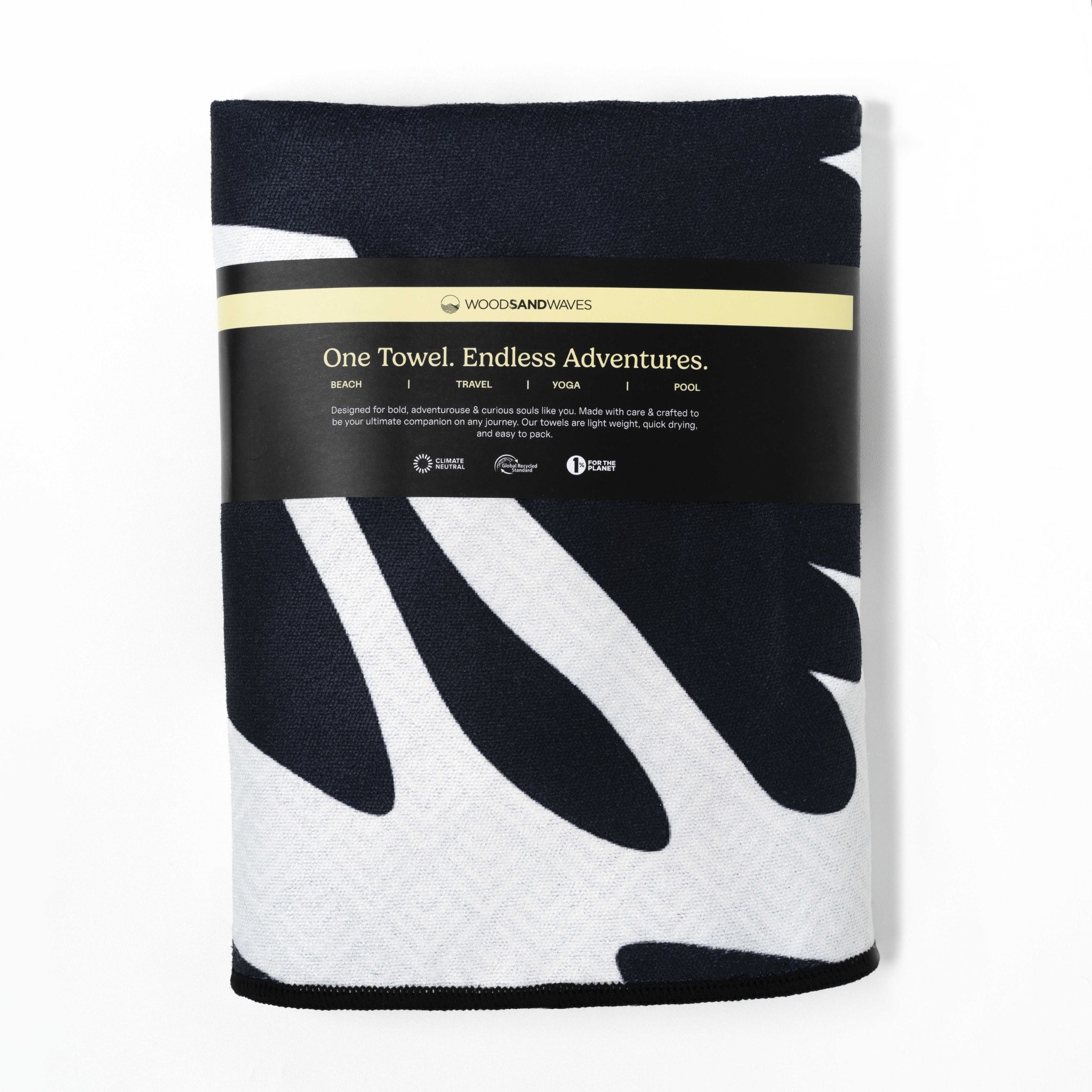 Midnight Florals - Sandabweisendes Strandtuch mit Geheimfach - WOODSANDWAVES