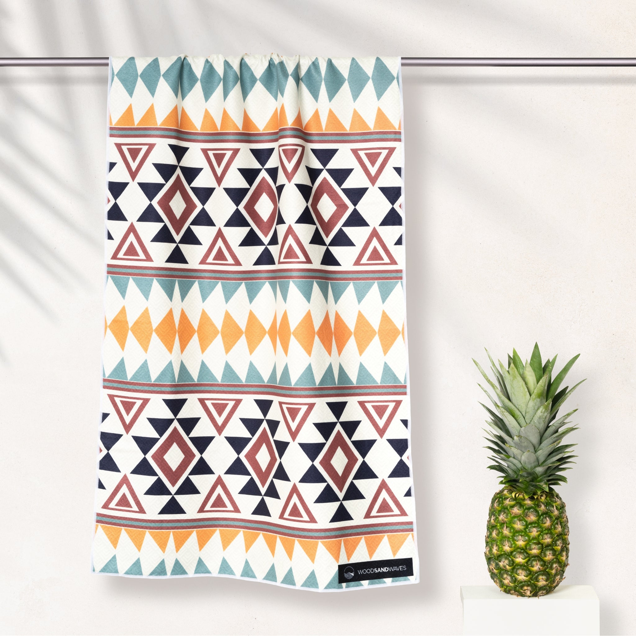 Warm Earth - Sandabweisendes Strandtuch mit Geheimfach - WOODSANDWAVES