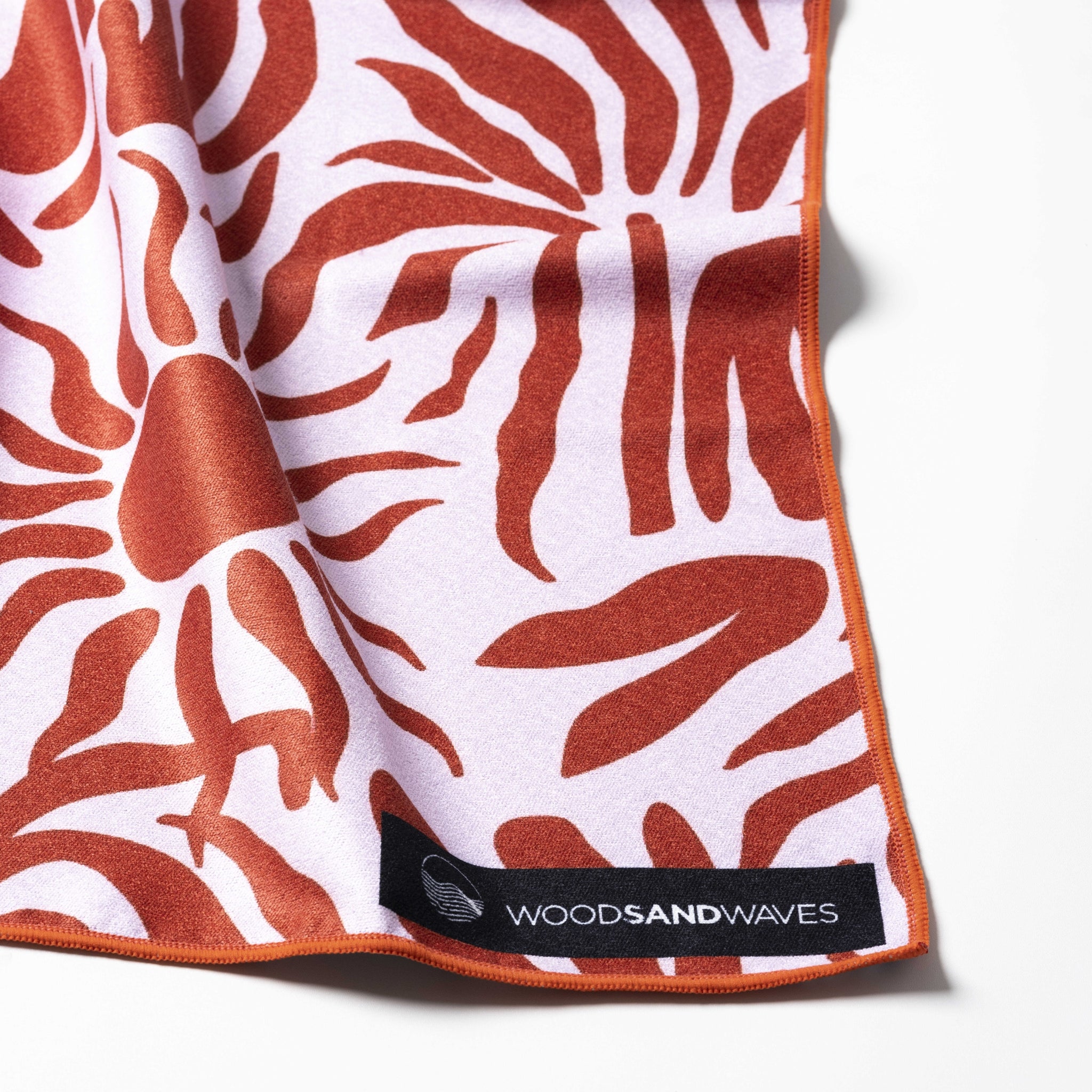 Burning Sun- Sandabweisendes Strandtuch mit Geheimfach - WOODSANDWAVES
