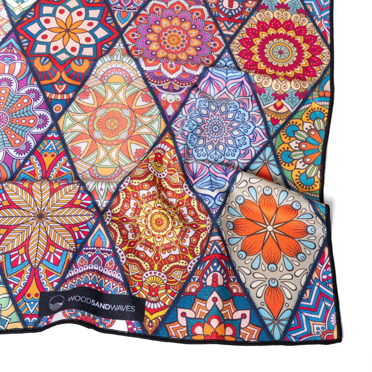 Mosaics  - Strandtuch für Kinder - schadstofffrei, schnelltrocknend  & sanft zur Haut (140cm x 70cm) - WOODSANDWAVES