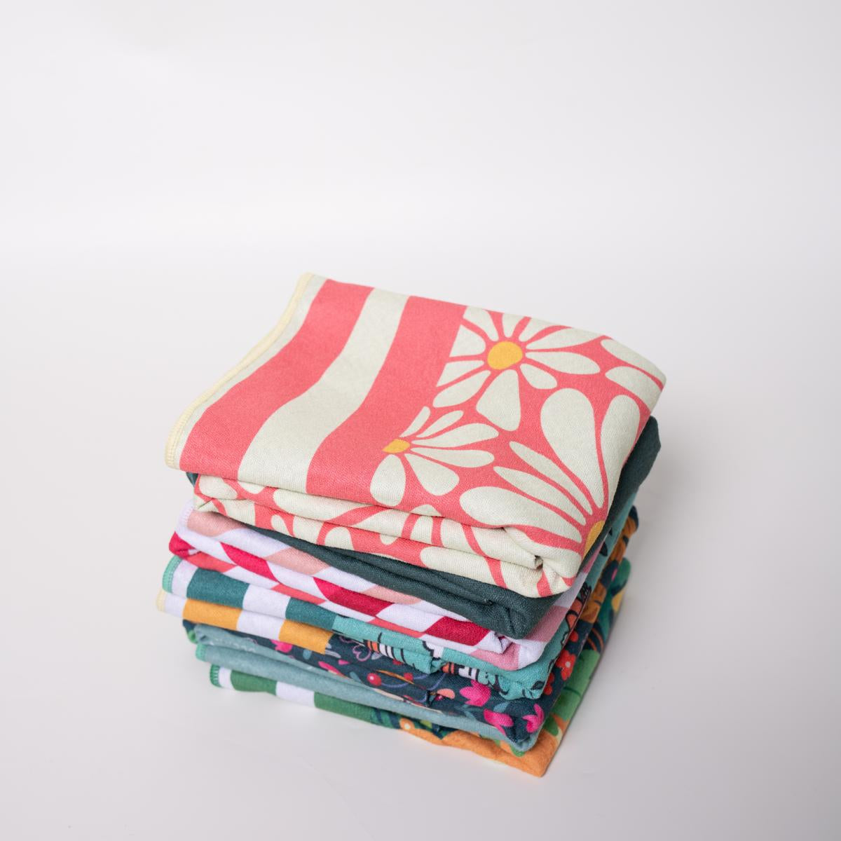 Flower Breeze - Strandtuch für Kinder - schadstofffrei, schnelltrocknend  & sanft zur Haut (140cm x 70cm) - WOODSANDWAVES