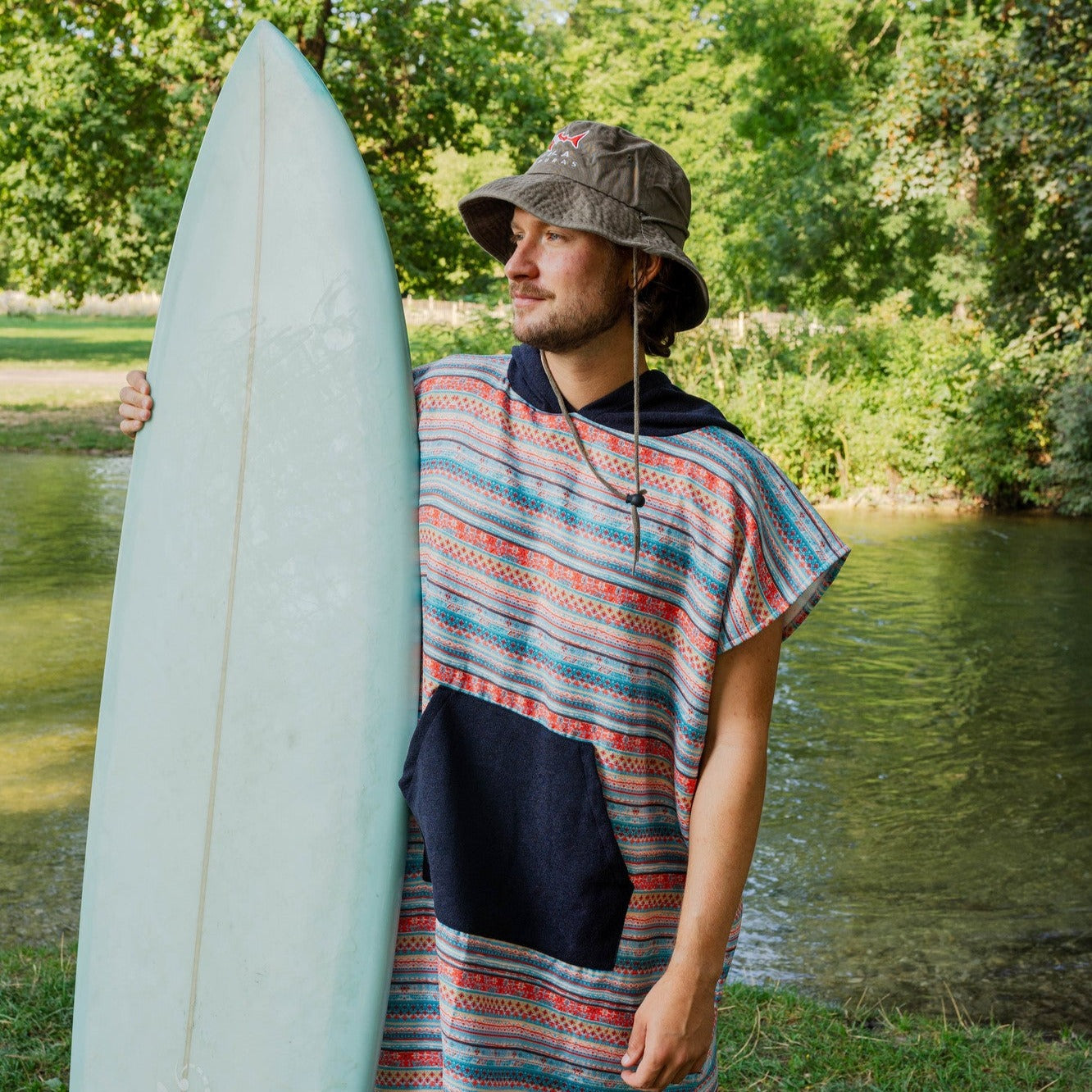 Surf-Poncho Bazaar of Dreams - für Frauen & Männer - aus schnelltrocknender und ultra-leichter Mikrofaser - WOODSANDWAVES