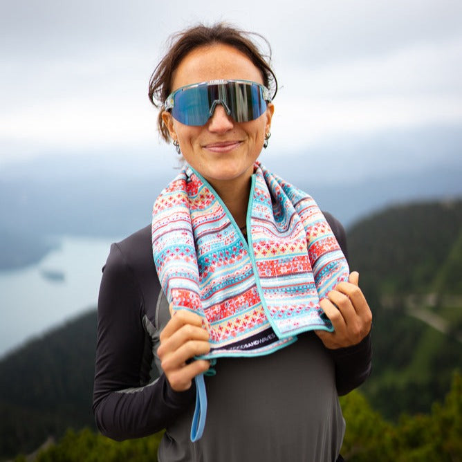 Bazaar of Dreams - Ultra-leichtes Outdoor-und Wanderhandtuch  - 80cm x 40cm - WOODSANDWAVES