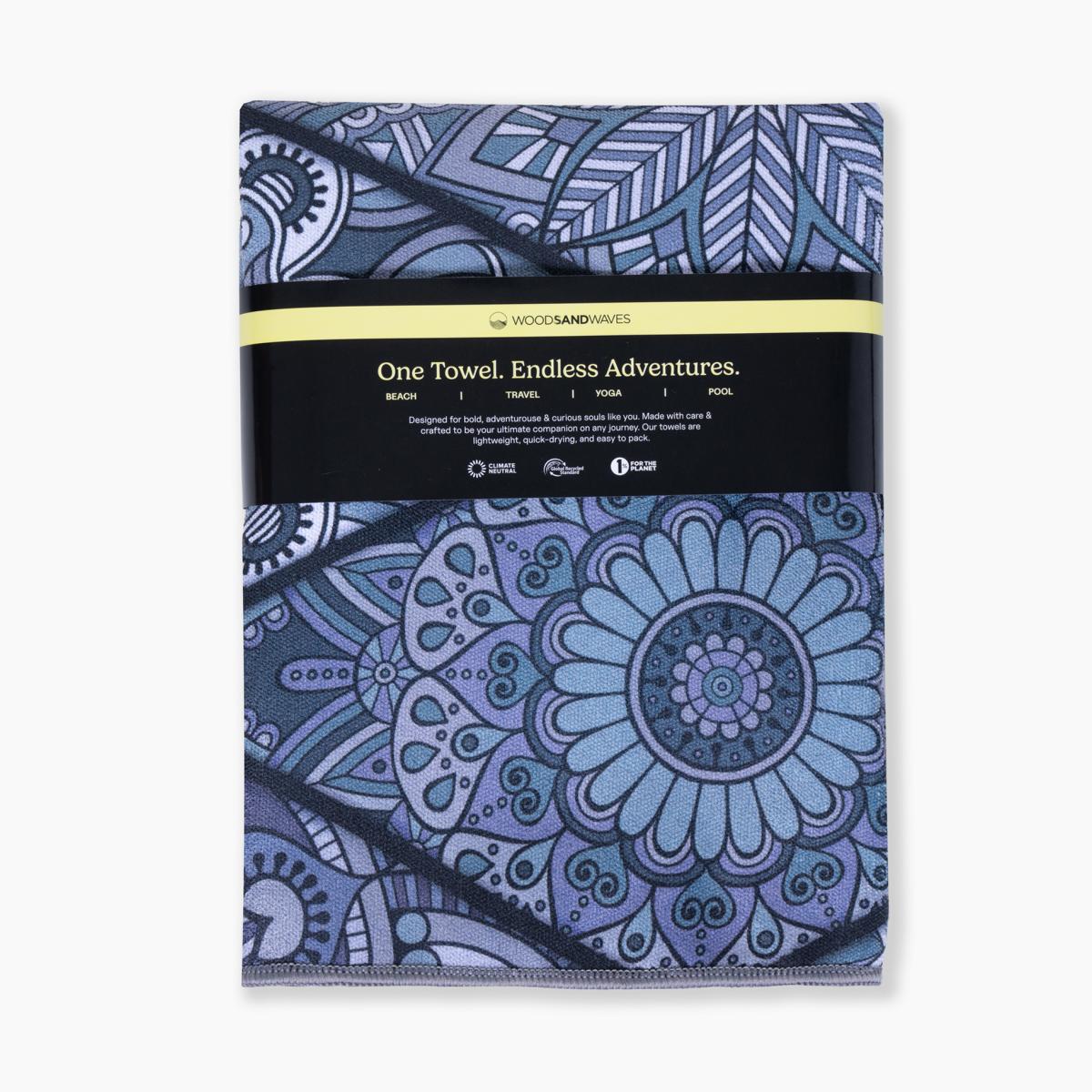 Mosaics Noir - Sandabweisendes Strandtuch mit Geheimfach (180cm x 80cm) - WOODSANDWAVES