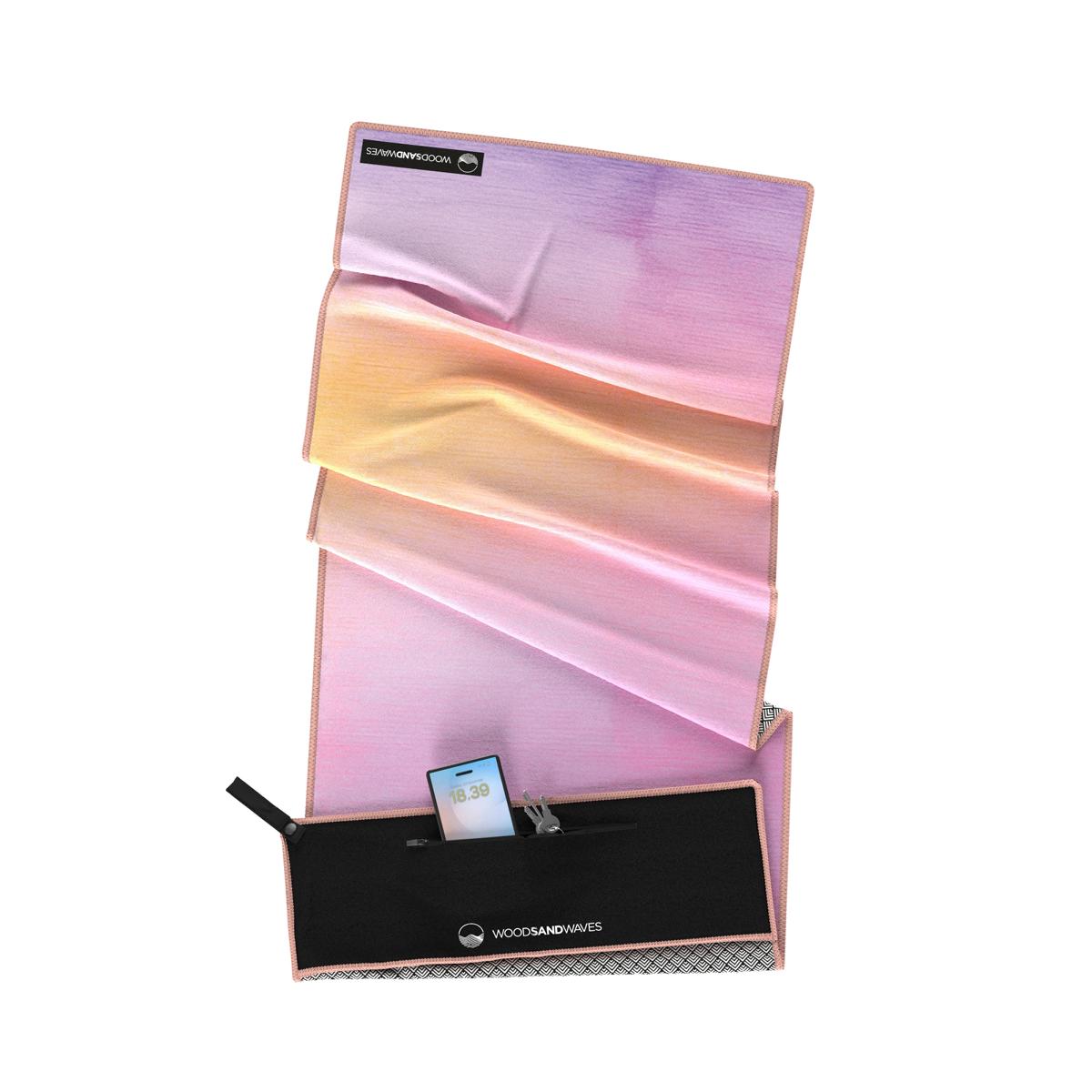 Peaceful Heaven - Sporthandtuch mit Magnet & Zipper-Tasche - WOODSANDWAVES