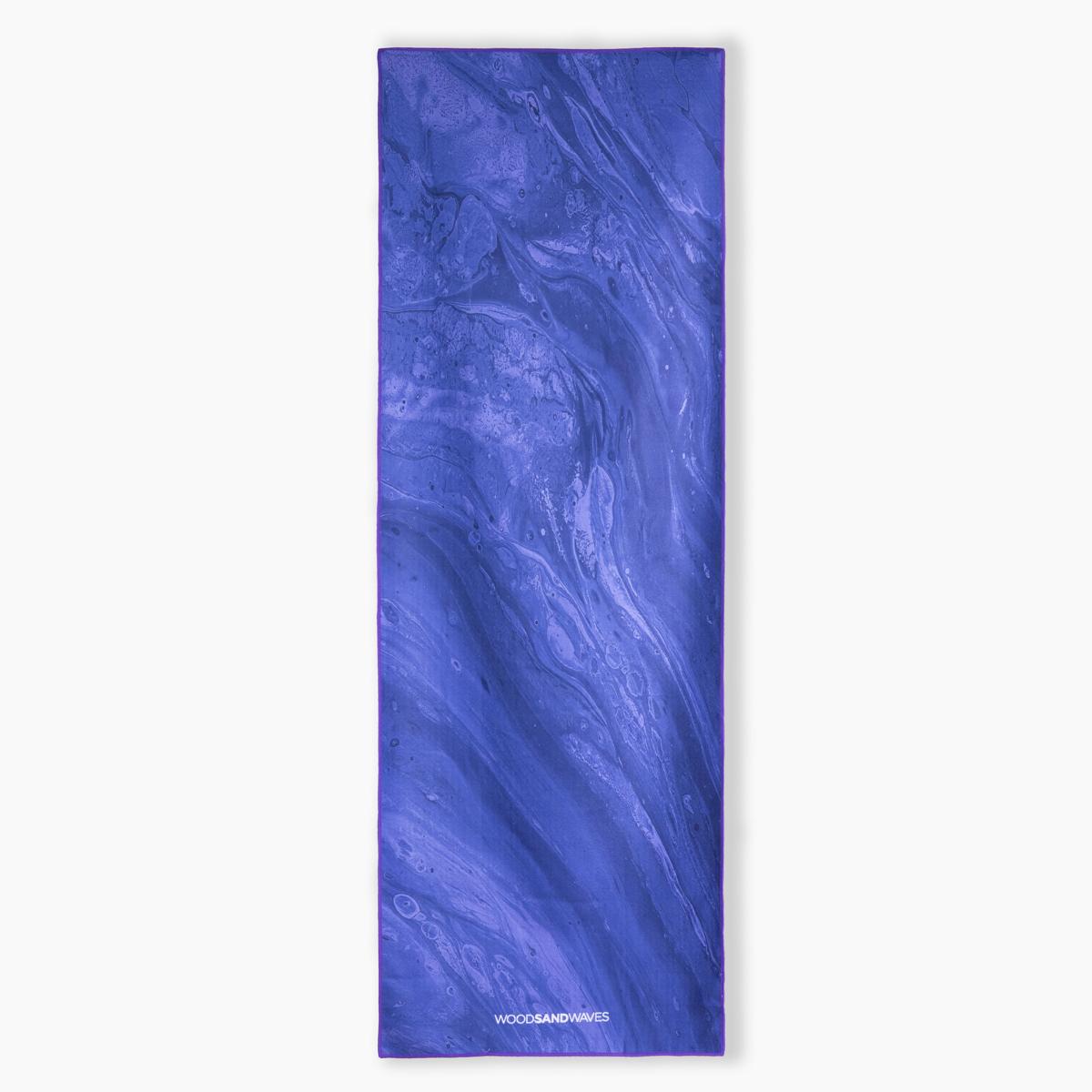 Flowing Harmony - Rutschfestes Yoga-Handtuch mit Silikon-Noppen - WOODSANDWAVES