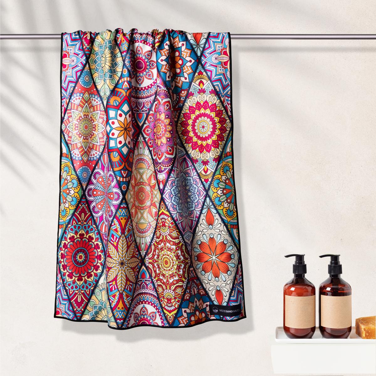 Mosaics - schnelltrocknendes Duschhandtuch aus Premium Mikrofaser - angenehm auf der Haut - 140 x 70cm - WOODSANDWAVES