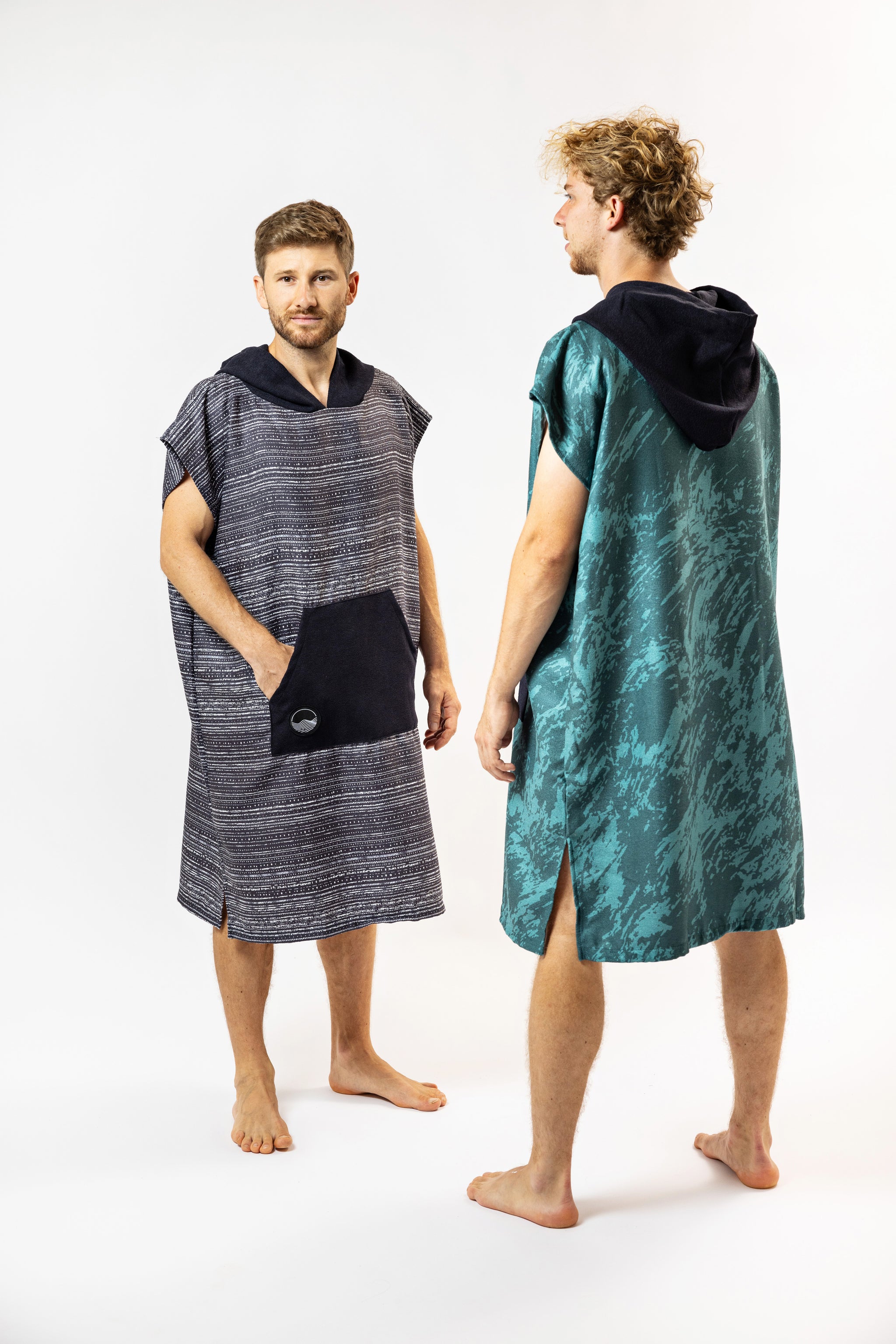 Surf-Poncho Energy Flow Green - für Frauen & Männer - aus schnelltrocknender und ultra-leichter Mikrofaser - WOODSANDWAVES