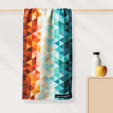 Kaleidoscope Orange - Ultra-leichtes Outdoor-und Wanderhandtuch  - 80cm x 40cm - WOODSANDWAVES