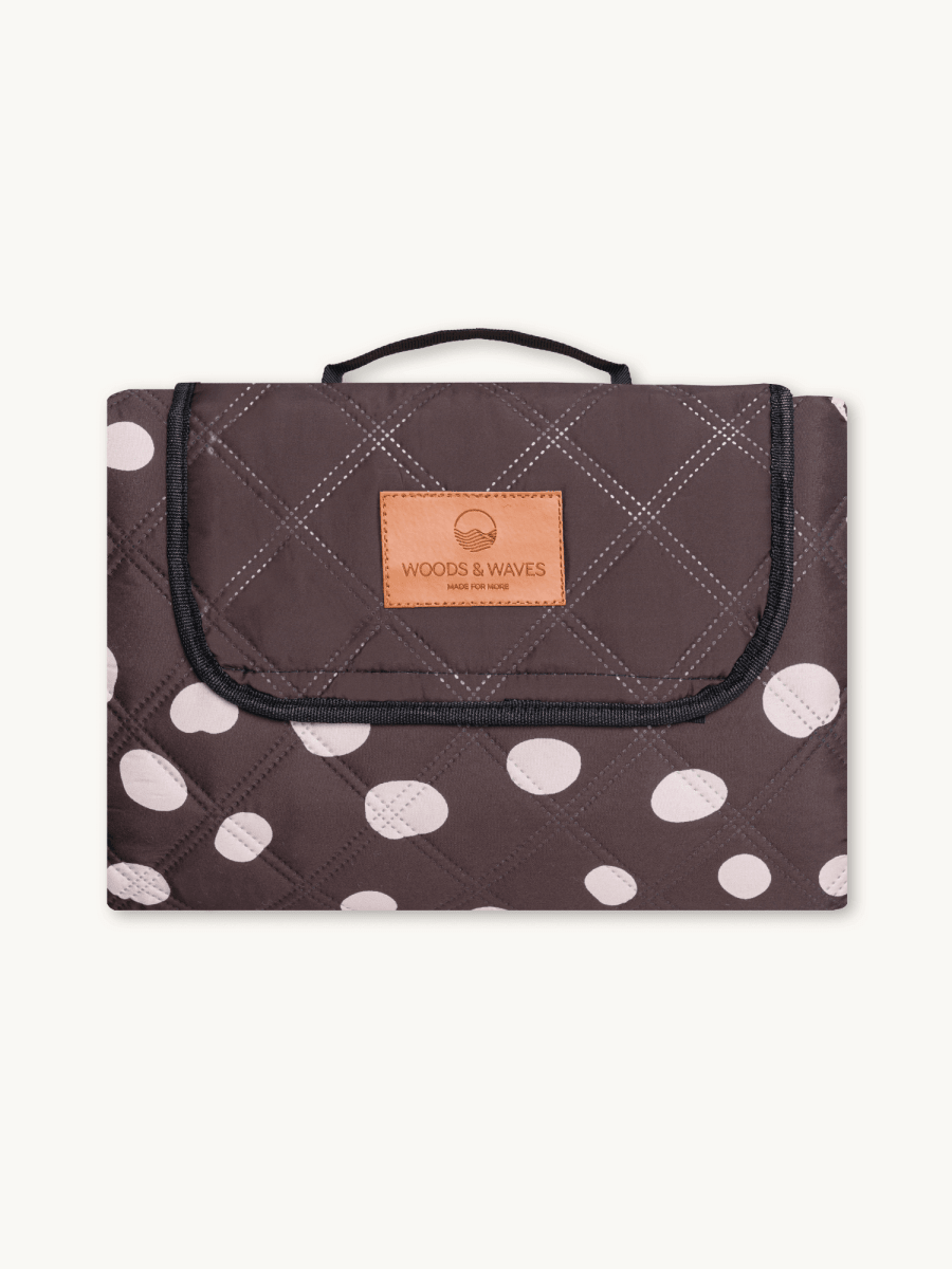 Cocoa Shore - Picknick - und Stranddecke (isoliert) 200 x 200 cm - XXL Picknickmatte aus recyceltem PET - wasserdicht und wärmend - woodsandwaves.co