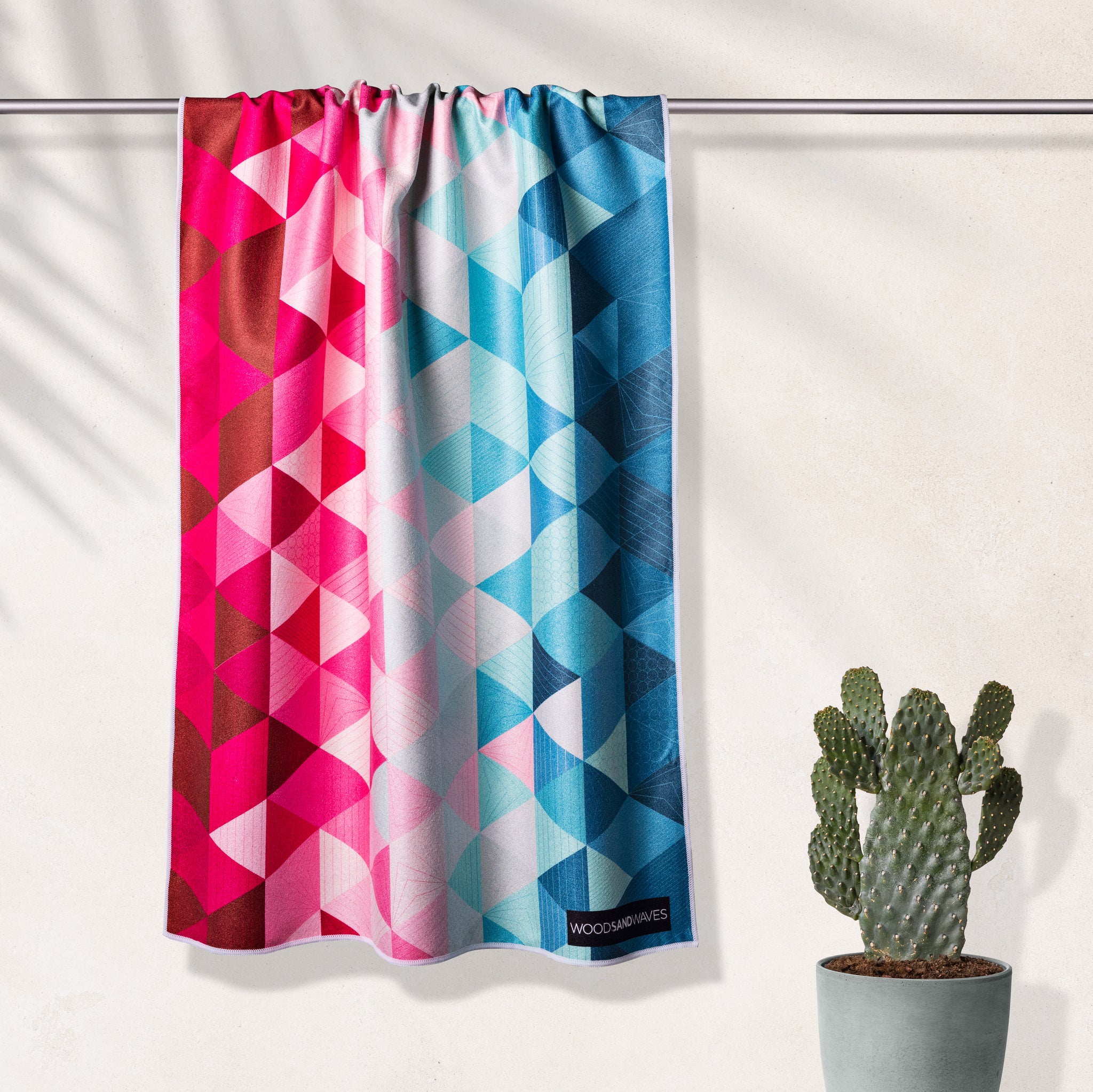 Kaleidoscope - Sandabweisendes Strandtuch mit Geheimfach - WOODSANDWAVES